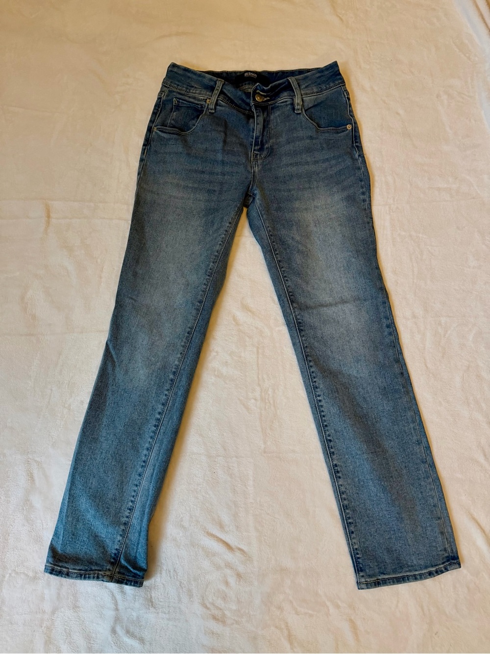 Hudson Jeans Women’s Straight in Medium Wash